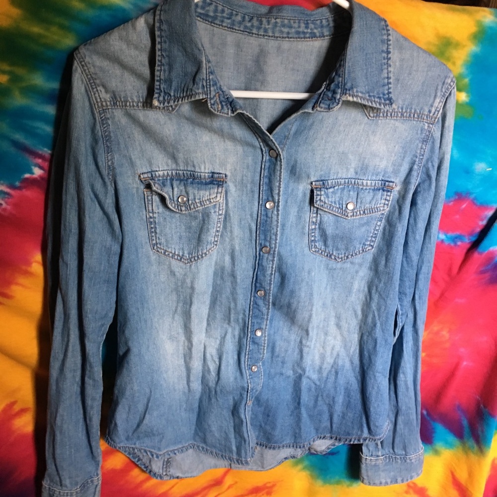 😁4/$20: H&M Chambray Shirt